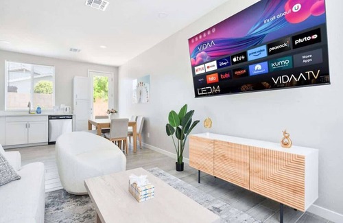Glendale Apartment | 2B2B Free Parking & Premium Beds