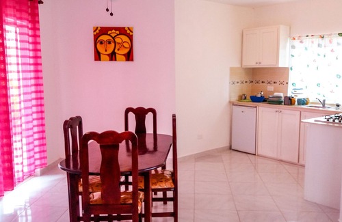 Urbanizacion Tavarez Villa | 2BD/1Bath guest-friendly villa near everything, Wi-Fi, pool, A/C, TV