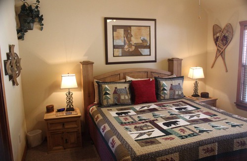 Branson Cabin | 2BD/2BA BRANSON CABIN by SILVER DOLLAR CITY- In Stonebridge, Overlooking Creek