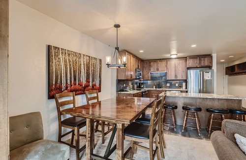 Copper Mountain Village Condo | 2Bd/2Ba Spacious Condo - Mountain views - Hot Tub