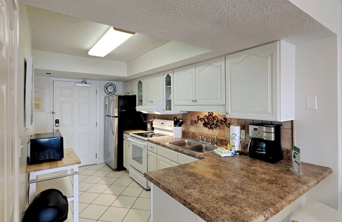 Gulf Shores Condo | 2BD/2BA Surfside Shores Condo on Gulf w. Pool and Private Beach Access