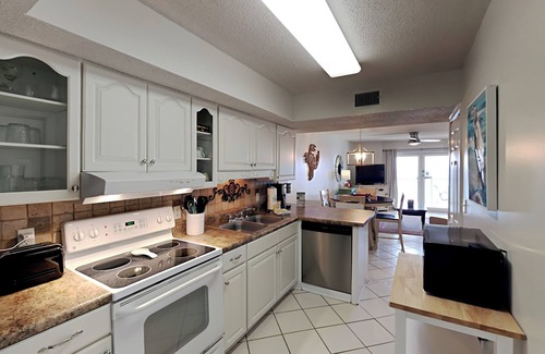 Gulf Shores Condo | 2BD/2BA Surfside Shores Condo on Gulf w. Pool and Private Beach Access