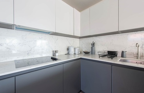 Chigwell Apartment | 2BD, 2BA Urban Oasisn