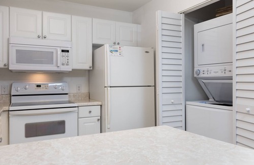 Gulf Shores Condo | 2BD/2BA♥1st Floor Condo Walk to Beach, Family Friendly