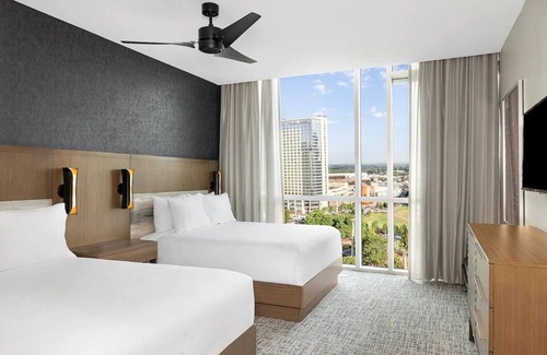 Downtown Atlanta Resort | 2BD/Atlanta - Downtown w/Rooftop Pool and Pool Bar!