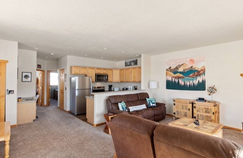 Rendezvous Condo | ★2BD Condo/Hot Tub/Near Slopes/Shops/THE VIEWS!★