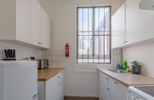 Bishopsgate Apartment | 2BD Flat with Private Balcony - Shoreditch
