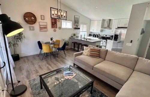 South Mountain House | 2BD House w/private backyard, hot tub & BBQ grill