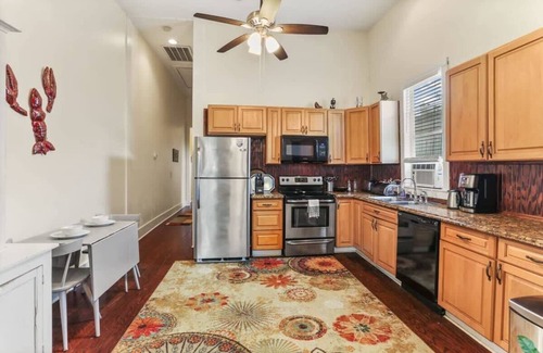 Mid-City House | 2BD In Heart of Mid CIty | 2 Blocks off Street Car