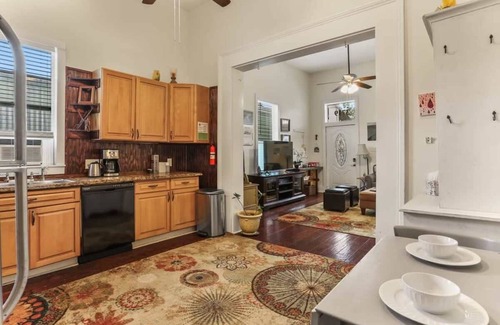 Mid-City House | 2BD In Heart of Mid CIty | 2 Blocks off Street Car
