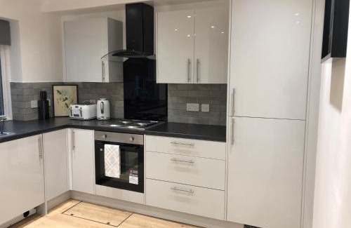 Snaresbrook House | 2BD Mews House, Wanstead