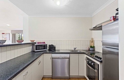 Northbridge Apartment | 2BDR 1BTH - Central James St Apartment