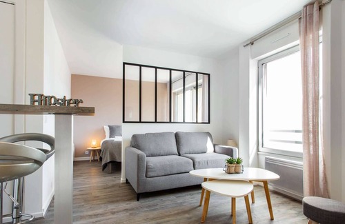 Porte-Saint-Martin Apartment | 2BDR *Balcony, Beautiful View*-Republique / Canal St Martin - BAIL MOBILITE