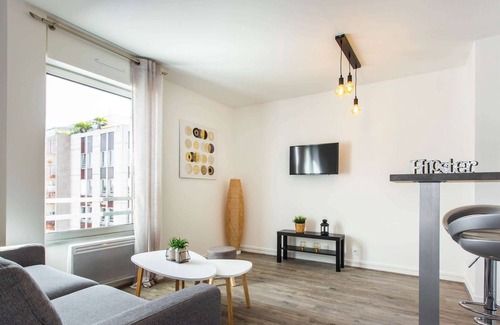 Porte-Saint-Martin Apartment | 2BDR *Balcony, Beautiful View*-Republique / Canal St Martin - BAIL MOBILITE
