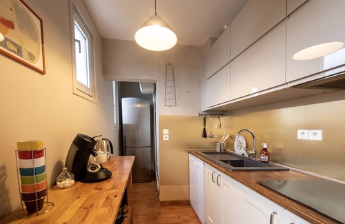 Quartier des Grandes-Carrieres Apartment | 2Bdr, elegant apt with view on Eiffel tower, Montmartre