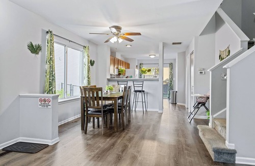Montgomery House | 2bdrms/1.5bath-5beds/Quiet/Laundry/Jungle Theme/FREE Wifi/Sleep6