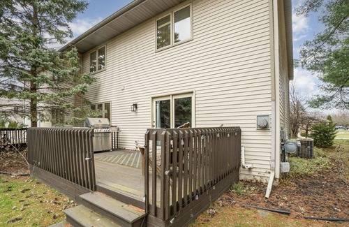 Saginaw House | 2bed 1 1/2 bath plus office with Futon, nice area of Saginaw! Sleep up to 6 ppl