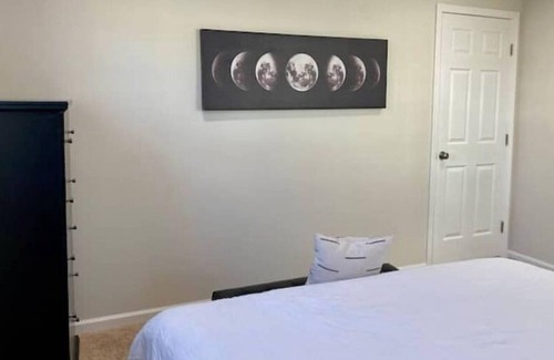 Lake Ridge Apartment | 2Bed 1 bath new lower apartment