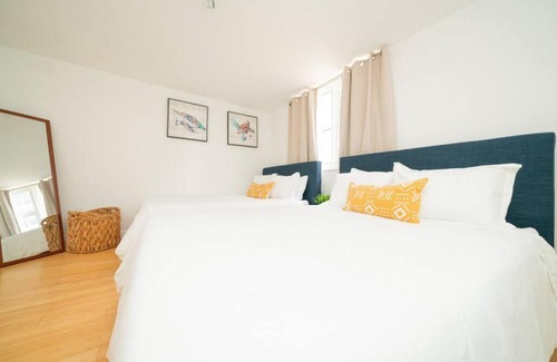 Brickell House | 2Bed 2 Bath Airbnb Friendly building with Pool, Hot Tub, and Gym