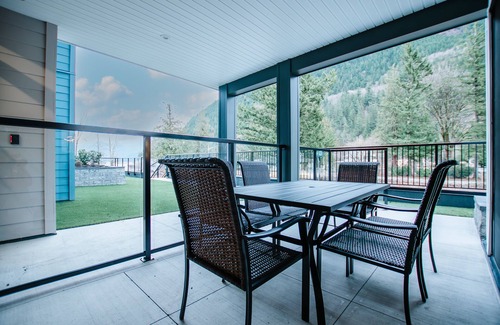 Harrison Hot Springs Condo | 2bed/2bath "Lake Daze" Condo in Harrison HOT SPRINGS