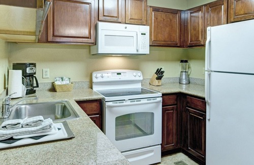 Williamsburg Resort | 2Bed/2Bath Cozy Deluxe Condo in Historic Williamsburg Kingsgate Resort!