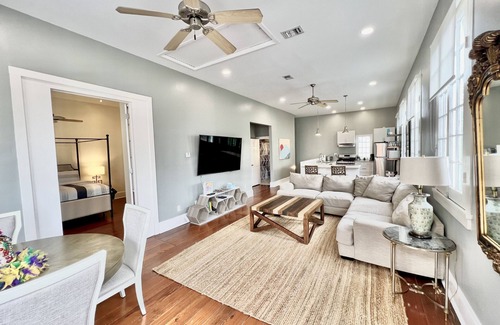 Bywater Apartment | 2bed/2bath Marigny Retreat w/Private Balcony & Courtyard, 6 blks to Frenchmen