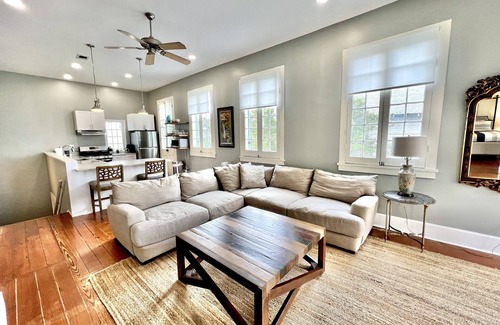 Bywater Apartment | 2bed/2bath Marigny Retreat w/Private Balcony & Courtyard, 6 blks to Frenchmen