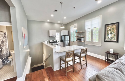 Bywater Apartment | 2bed/2bath Marigny Retreat w/Private Balcony & Courtyard, 6 blks to Frenchmen