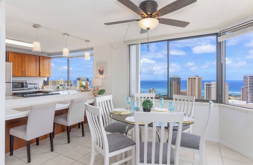 Waikiki Condo | 2bed/2bath Penthouse Ocean View.Recent Luxurious Renovation