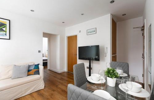 North Kensington Apartment | 2Bed Charming Apartment Near Notting Hill & London