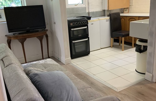 Lacey Green House | 2Bed Room Small Annex furnished in High Wycombe