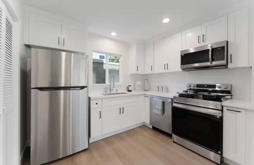 Monrovia House | 2Bedroom/1Bath/Safe/DTLA/Pasadena/Hollywood