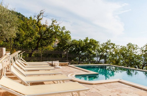 Rezevici Apartment | 2bedroom Apt w/shared pool #5 @Pietra Mare Apts