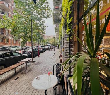 Saburtalo Apartment | 2Bedroom Home Inn at Jikia's Green Complex-Central Tbilisi