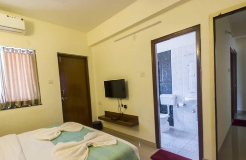 Vagator Villa | 2BHK Apartment with pool near Vagator beach
