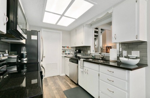 Lenexa House | 2BR/1.5BA|Townhouse 1King2Queen|Quiet