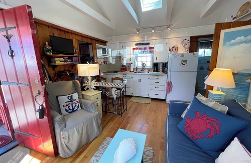 Dennis Port Cottage | 2BR/1B Cottage @ Chases Ocean Grove w/ocean view and private beach