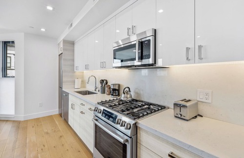 Inner Mission Apartment | 2BR 1BA Condo w Rooftop Deck - San Francisco Life Real Estate n