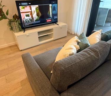 Reid Apartment | 2BR-1BR-1Car- CBD Pool Central