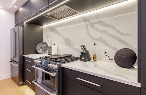 Columbia Heights Condo | 2BR/2.5BA Penthouse condo w/Rooftop & PARKING!