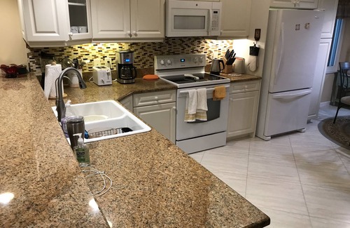 Naples Condo | 2BR/2BA at Falling Waters Davis Blvd