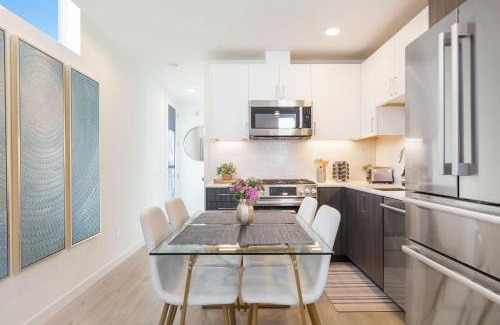 Broadway House | 2BR 2BA Capitol Hill Cozy Haven- Rooftop
