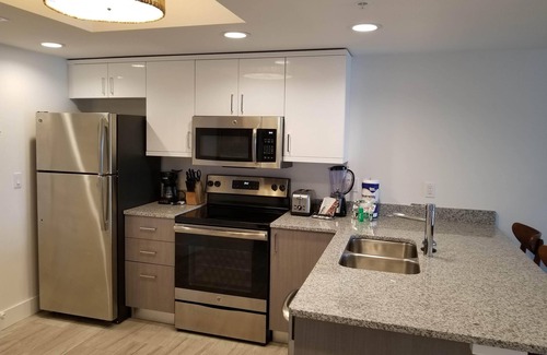 Treasure Island Condo | 2BR/2BA Condo: Beachfront, Pool & Balcony