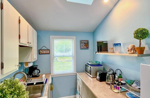 South Yarmouth Condo | 2BR/2BA Condo in South Yarmouth, Walk to Beach and Dining, A/C, WiFi.