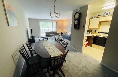 Elkins Park Apartment | 2BR, 2BA Condo Monthly Discount