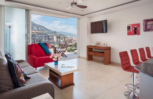 Emiliano Zapata Condo | 2BR/2BA In Romantic Zone/Beach Access Best Rooftop Ocean View Pool Deck