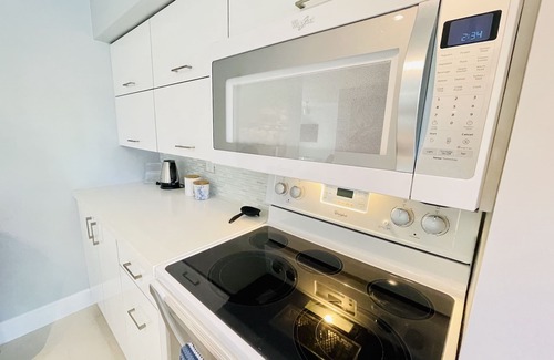 Pompano Beach Condo | 2BR 2BA Intracoastal sunsets, walk to the beach