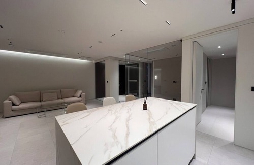 Hannamil-tong Condo | 2BR/2Ba-New&Luxurious Studio in Hannam, Seoul-Walk to Itaewon & Namsan
