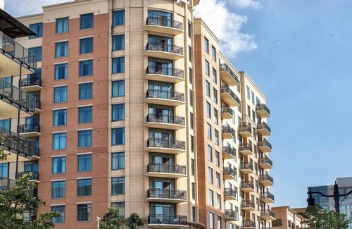 Potomac West Condo | 2BR/2BA Oxon Hill Apartment 4 Beds