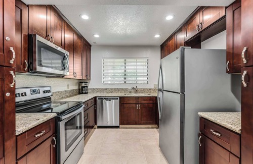 Palm Springs Condo | 2BR|2BA Stylish Palm Springs Oasis|Private Pool